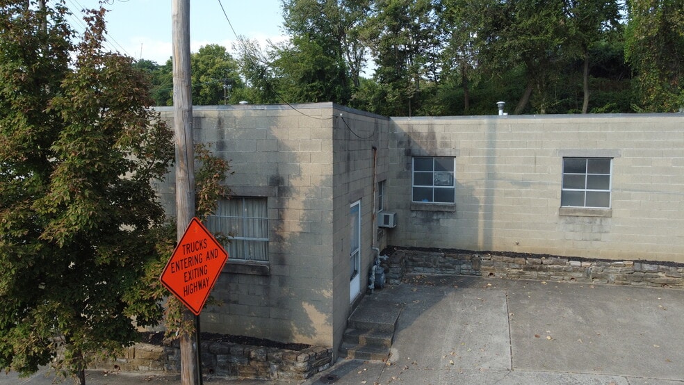 617 Berry Ave, Bellevue, KY for lease - Building Photo - Image 3 of 12