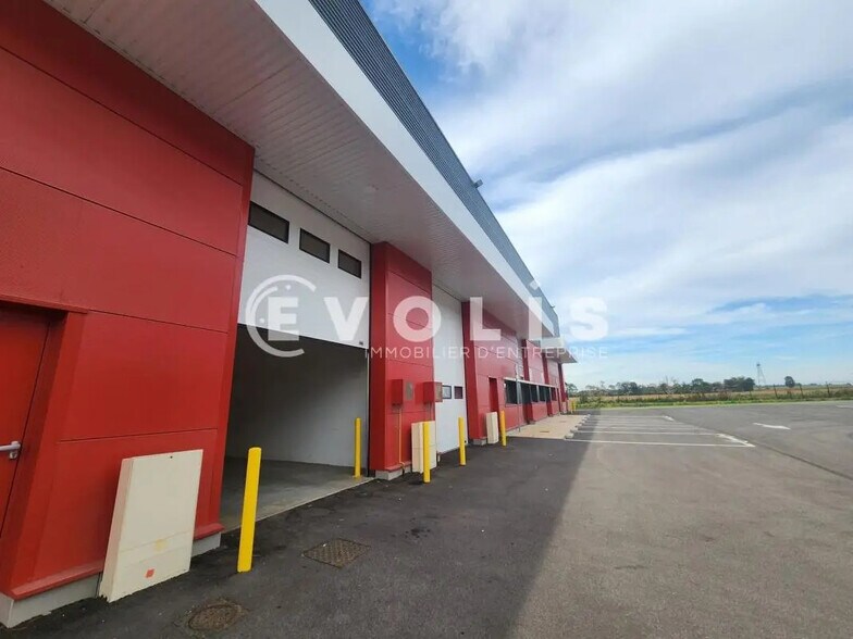 Office in Heyrieux for lease - Building Photo - Image 3 of 34