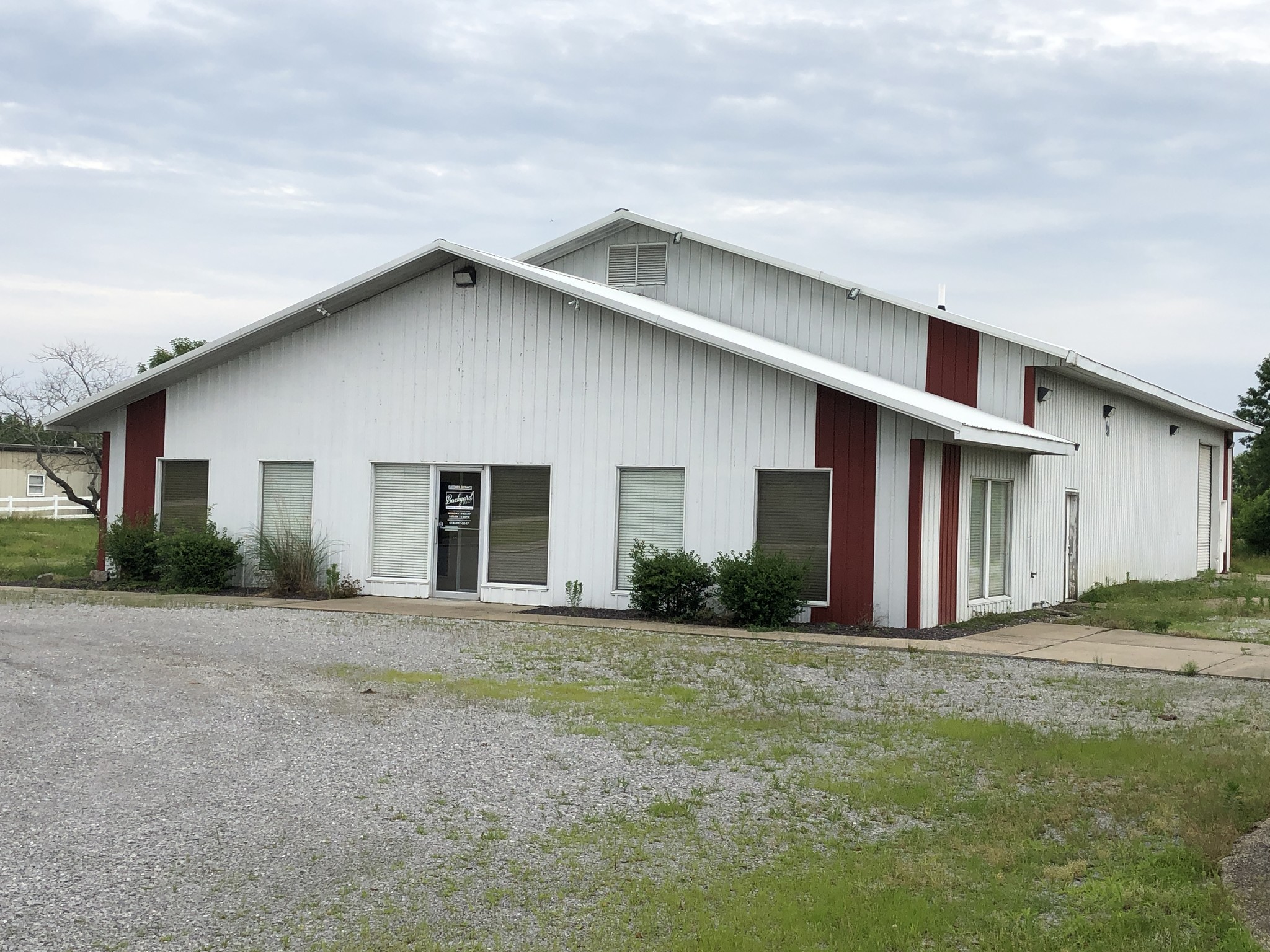 1707 E Deyoung St, Marion, IL for sale Primary Photo- Image 1 of 1