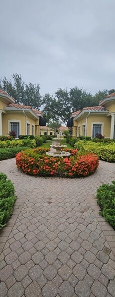 3368 Woods Edge Cir, Bonita Springs, FL for lease - Building Photo - Image 2 of 7