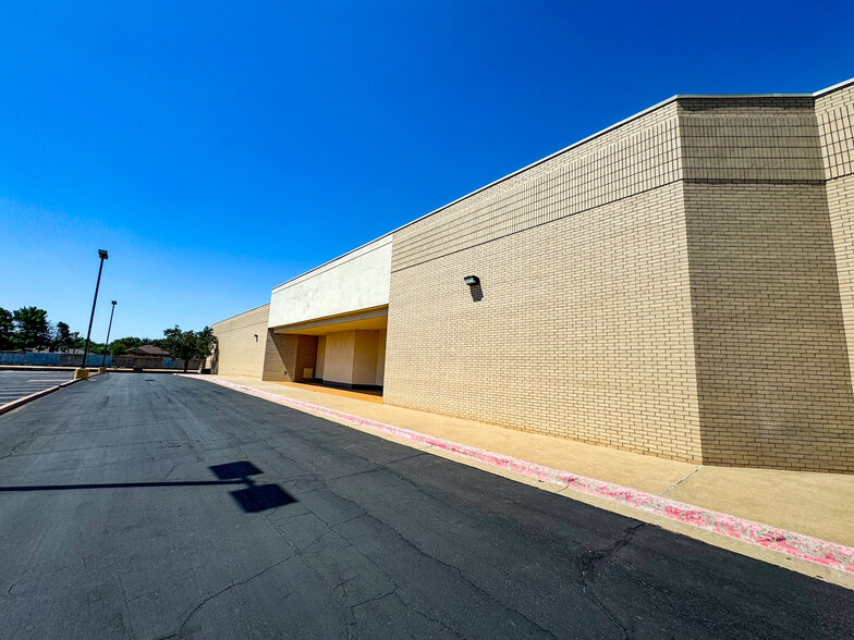 3001 W Loop 250 N, Midland, TX for lease - Building Photo - Image 1 of 10