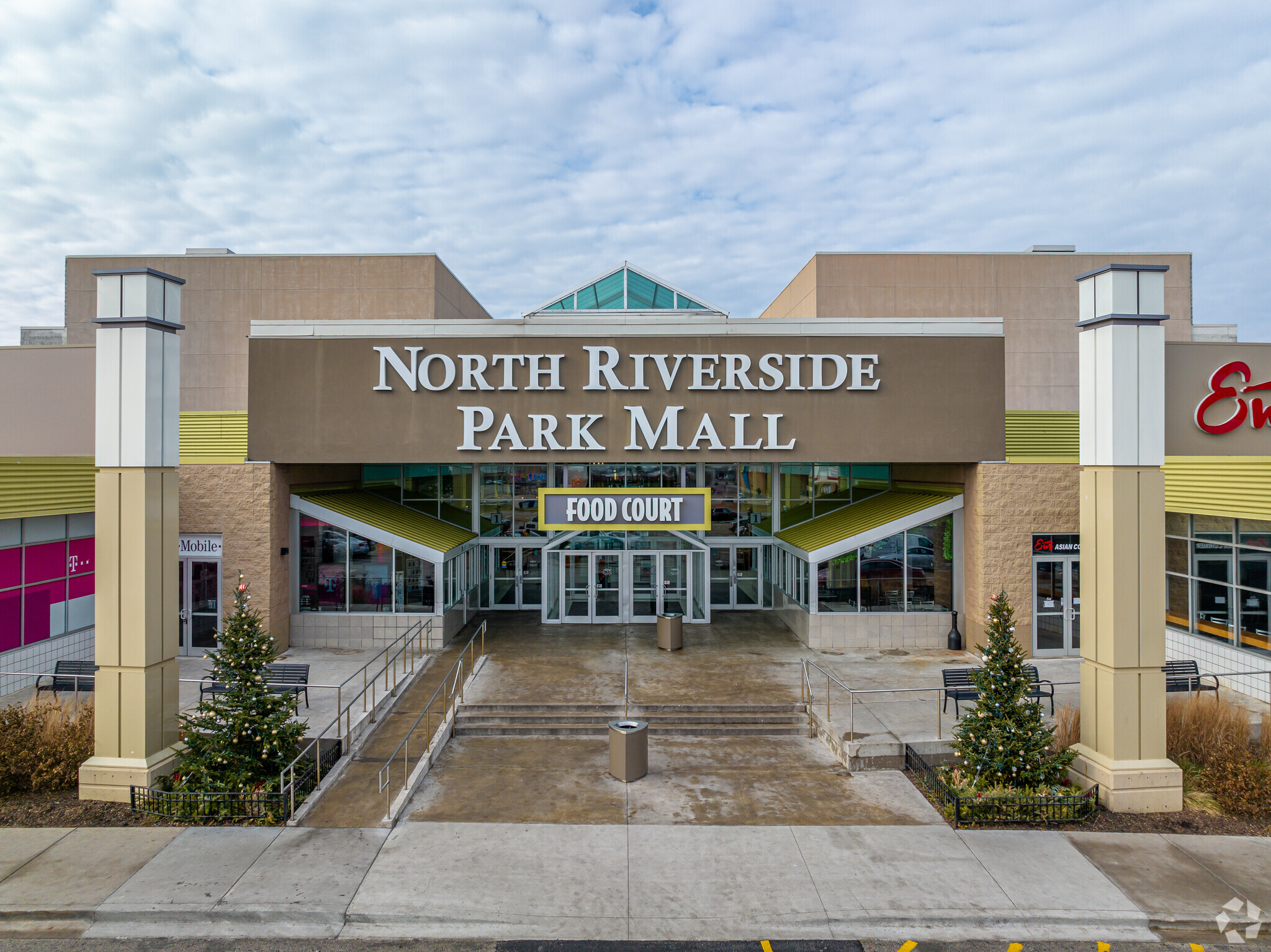 7501 W Cermak Rd, North Riverside, IL for lease Primary Photo- Image 1 of 10