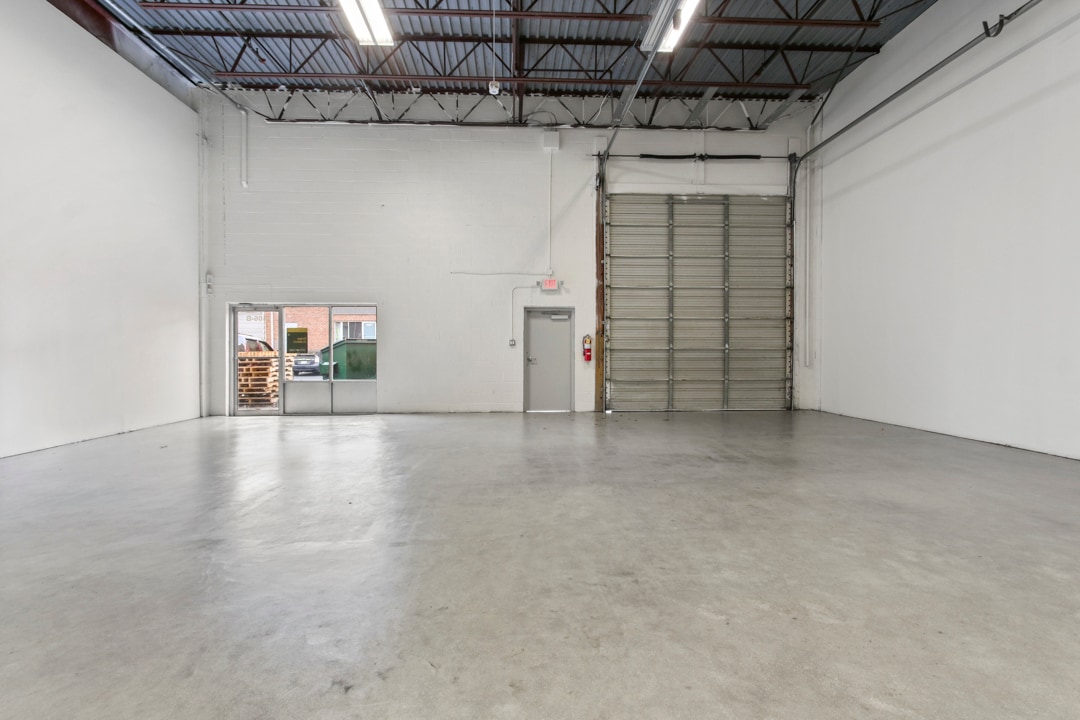7401-7403 Lockport Pl, Lorton, VA for lease Interior Photo- Image 1 of 9