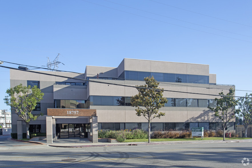 18757 Burbank Blvd, Tarzana, CA for lease - Building Photo - Image 1 of 2