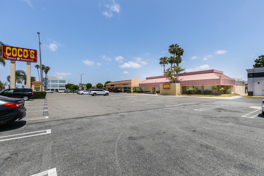 2750 Harbor Blvd, Costa Mesa, CA for lease - Building Photo - Image 2 of 9