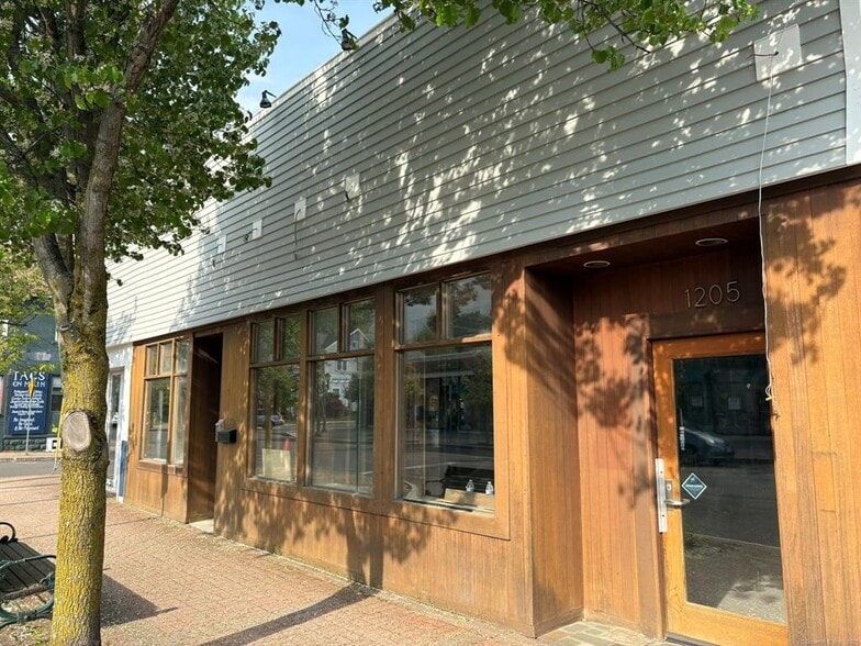 1205 Main St, Branford, CT for lease - Building Photo - Image 1 of 8