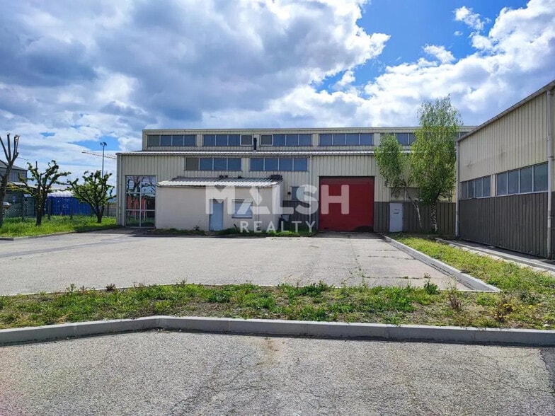 Flex in Mornant for lease - Building Photo - Image 1 of 5