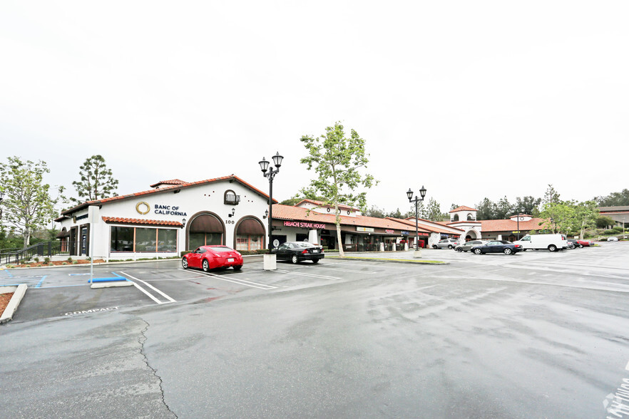 100-168 S Fairmont Blvd, Anaheim, CA for lease - Primary Photo - Image 1 of 10