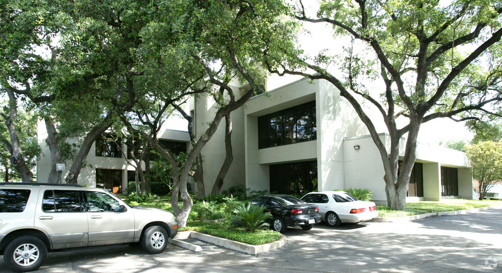 1901 NW Military Hwy, San Antonio, TX for lease - Building Photo - Image 1 of 8