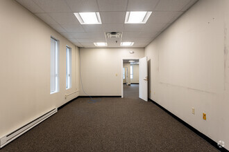 140 Wood Rd, Braintree, MA for lease Interior Photo- Image 2 of 5