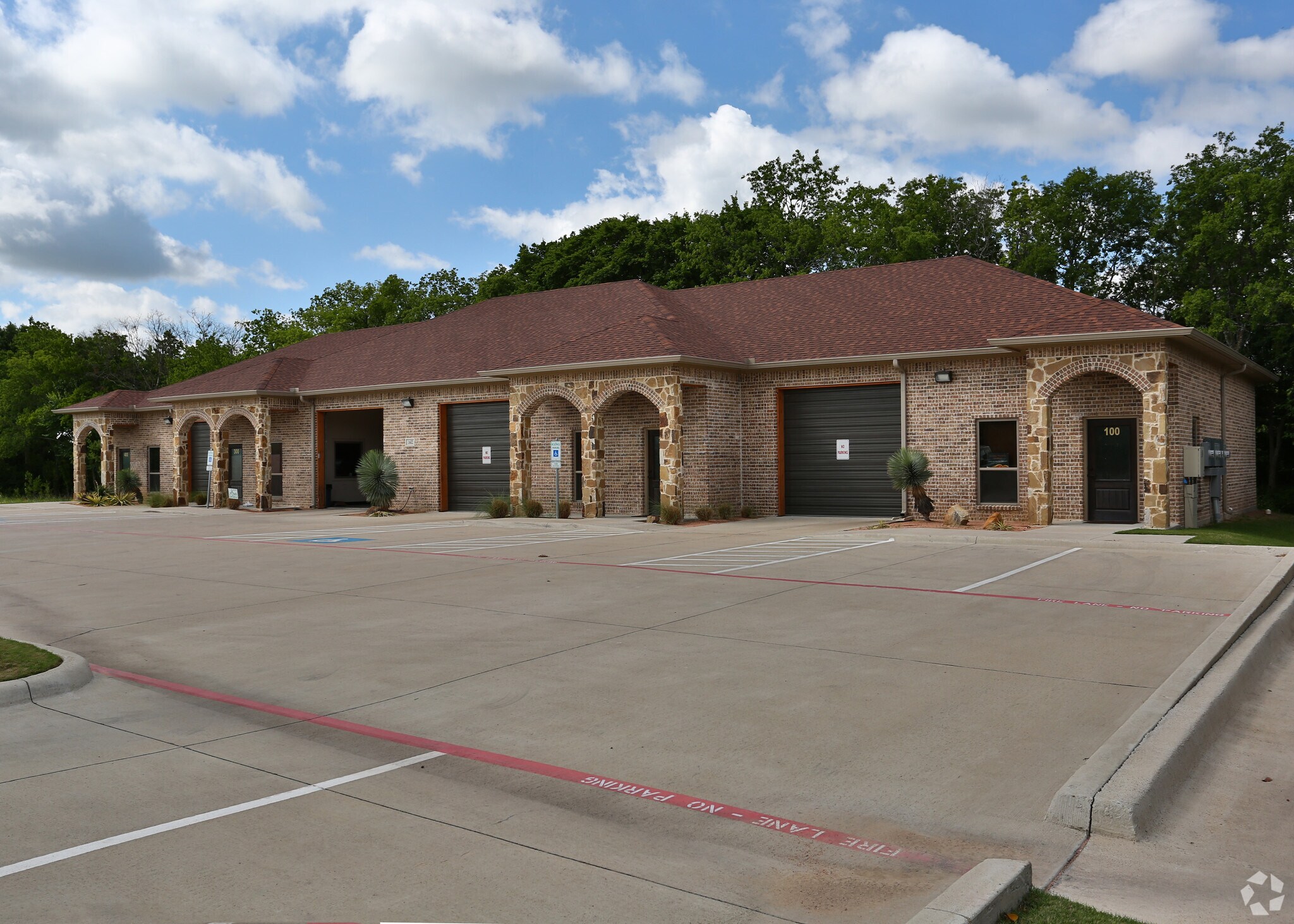 1602 E Main St, Waxahachie, TX for sale Primary Photo- Image 1 of 1