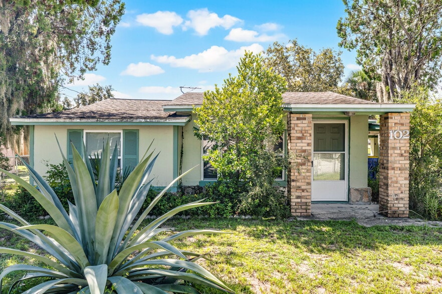 102 Orange Ave, Edgewater, FL for sale - Primary Photo - Image 1 of 20