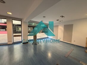 Retail in Cáceres, Cáceres for lease Interior Photo- Image 1 of 13