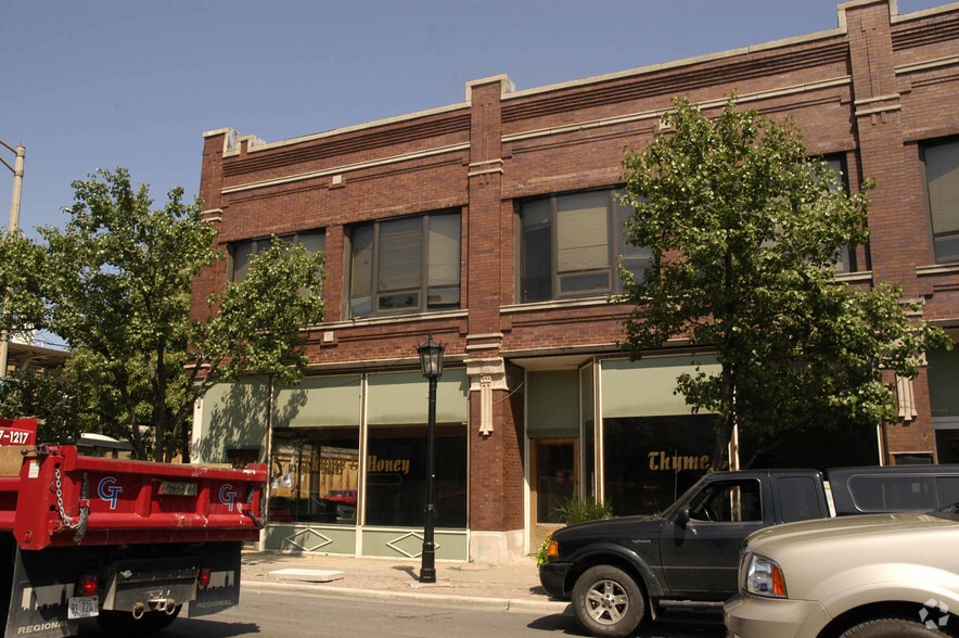 100-106 S Oak Park Ave, Oak Park, IL for lease - Building Photo - Image 1 of 2