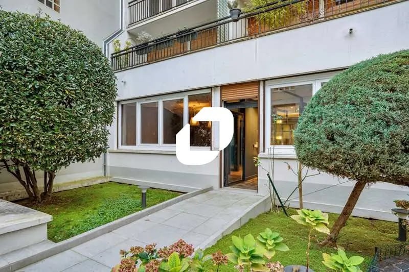 16 Rue Rottembourg, Paris for lease - Building Photo - Image 1 of 18