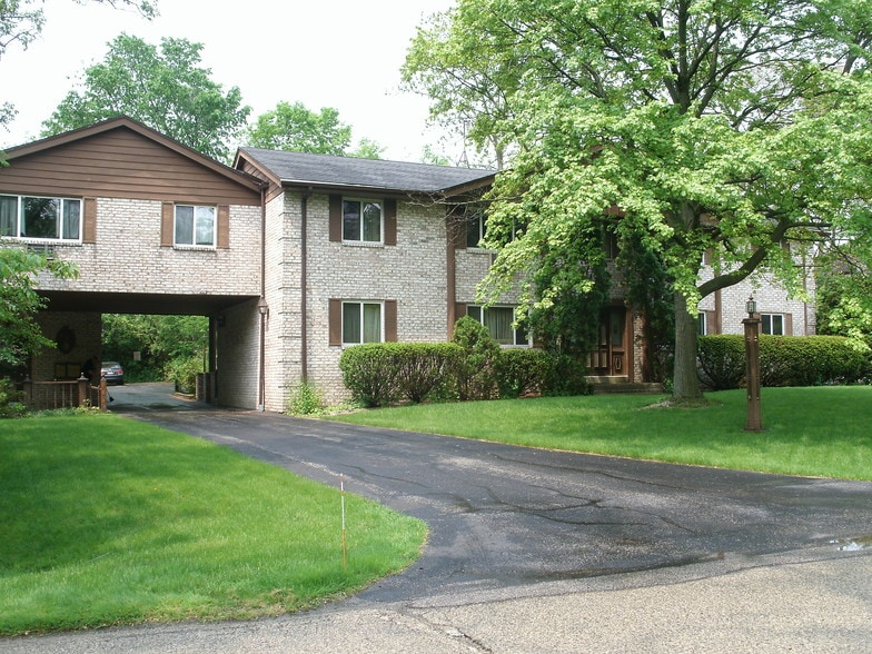 5949 5951 S 118th St Hales Corners Wi 53130 Apartments