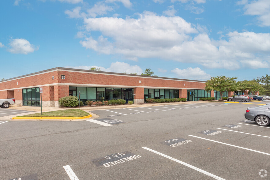 530 Huntmar Park Dr, Herndon, VA for lease - Building Photo - Image 2 of 6