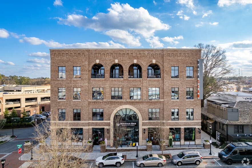 415 S Broad St, Alpharetta, GA for sale - Primary Photo - Image 1 of 15