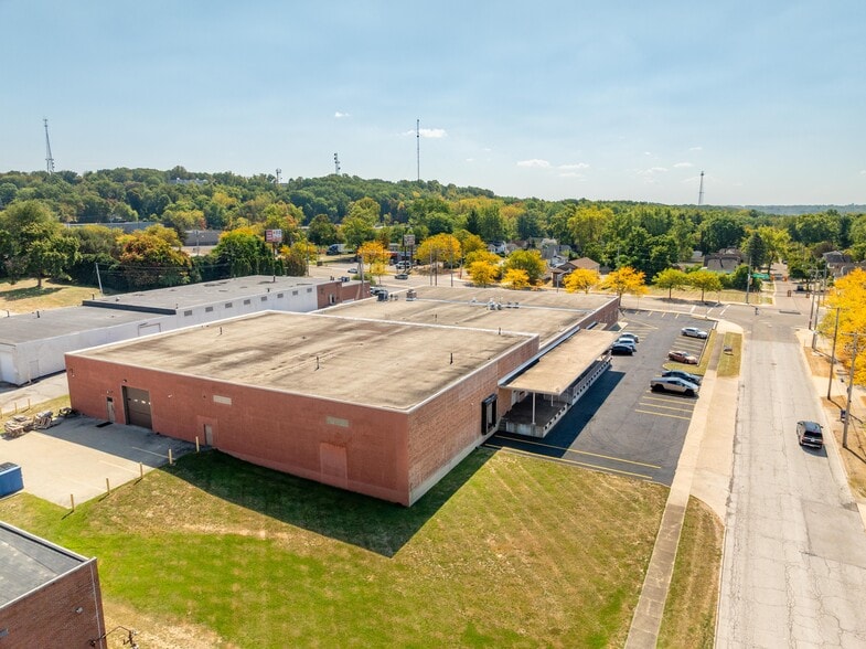 975 E Tallmadge Ave, Akron, OH for sale - Building Photo - Image 3 of 19