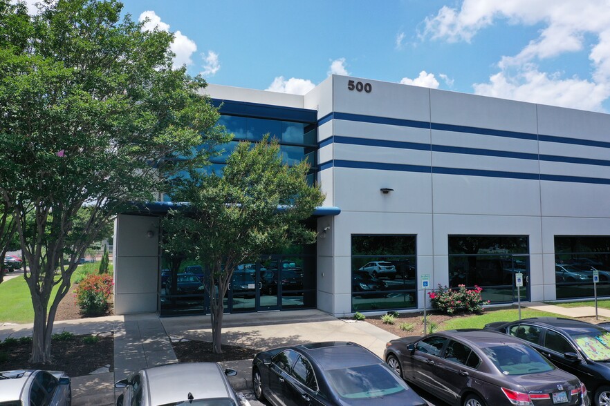 500 Center Ridge Dr, Austin, TX for sale - Building Photo - Image 1 of 1