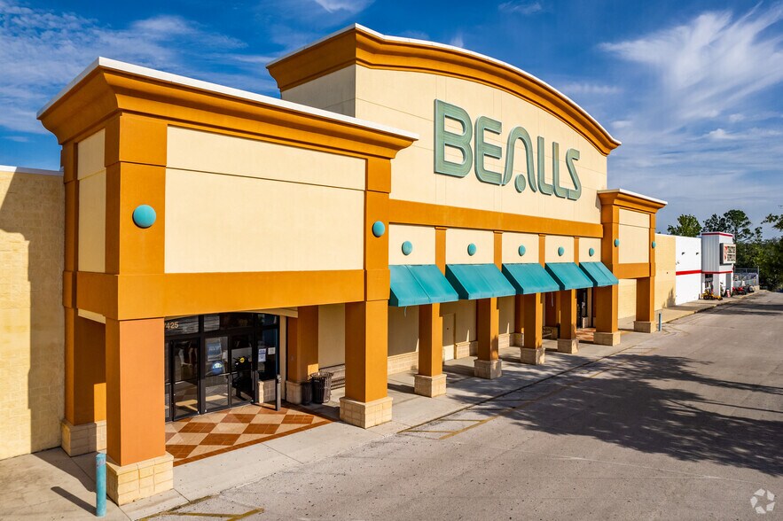 7323-7409 Gall Blvd, Zephyrhills, FL for sale - Primary Photo - Image 1 of 1