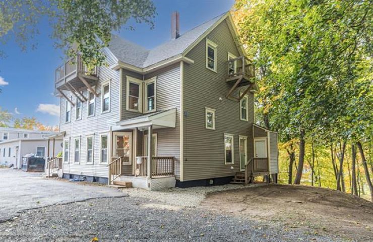 9 Ela Ct, Rochester, NH for sale - Building Photo - Image 2 of 36