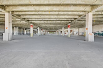 2751 S Dixie Hwy, West Palm Beach, FL for lease Interior Photo- Image 2 of 8