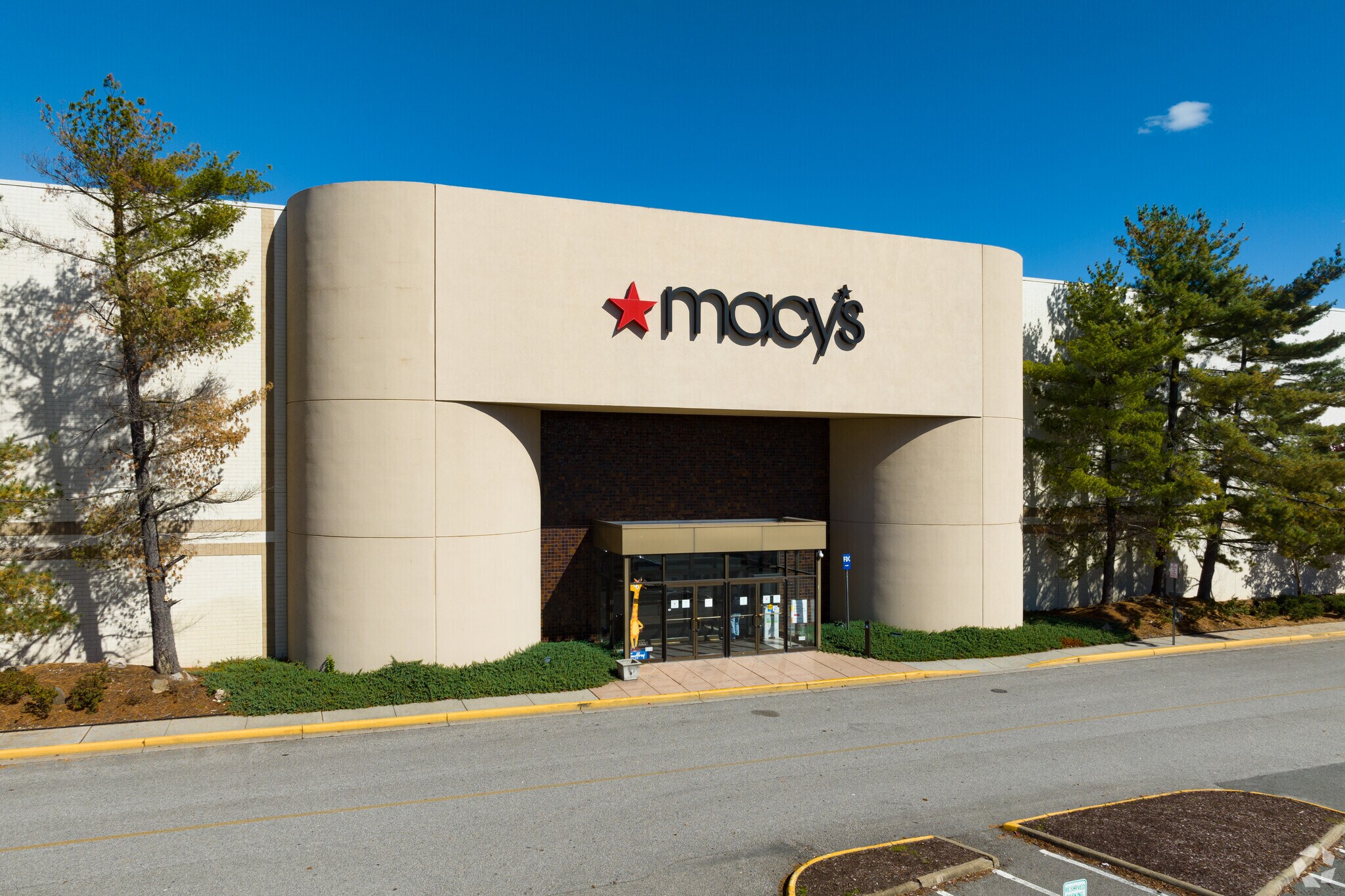 230-346 Southpark Cir, Colonial Heights, VA for sale Building Photo- Image 1 of 1