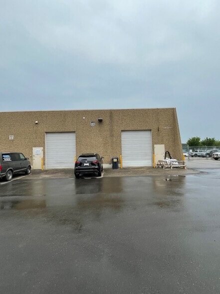 15330 123 Av NW, Edmonton, AB for sale - Building Photo - Image 2 of 13