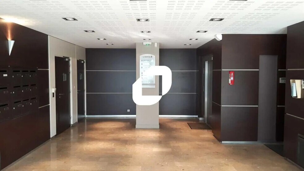 16-18 Rue Nicolas Appert, Lognes for lease - Lobby - Image 2 of 7