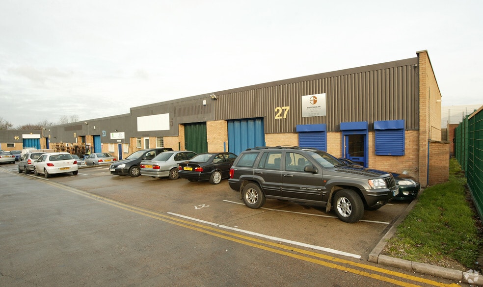 19-27 Horatius Way, Croydon for lease - Building Photo - Image 3 of 7