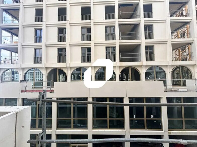 Retail in Bordeaux for lease - Building Photo - Image 1 of 21