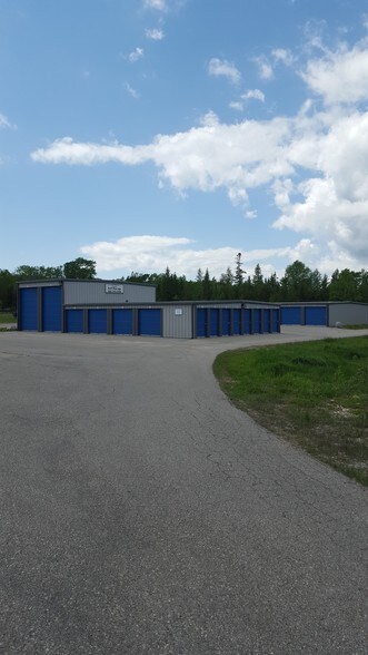 26416 E Channel Rd, Drummond Island, MI for sale - Building Photo - Image 1 of 1