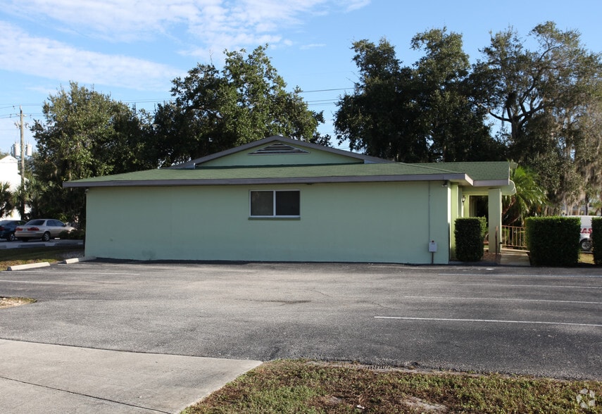 795 Crestview Cir, Port Charlotte, FL for lease - Building Photo - Image 2 of 19