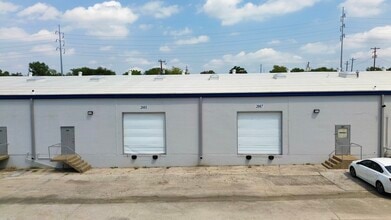 2661-2669 Ludelle St, Fort Worth, TX for lease Building Photo- Image 1 of 5