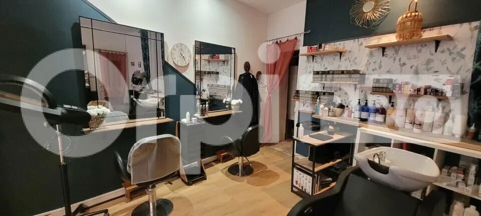 Retail in Limoges for sale - Interior Photo - Image 2 of 12