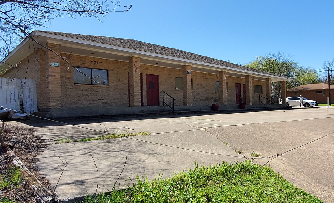 400 E Center St, Duncanville, TX 75116 400 East Center, Retail/Office