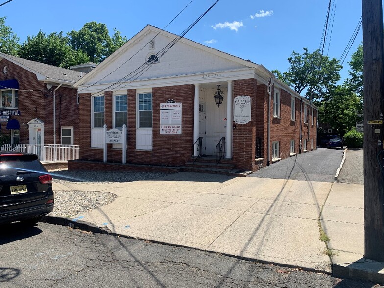 272-274 High St, Perth Amboy, NJ for lease - Building Photo - Image 1 of 3