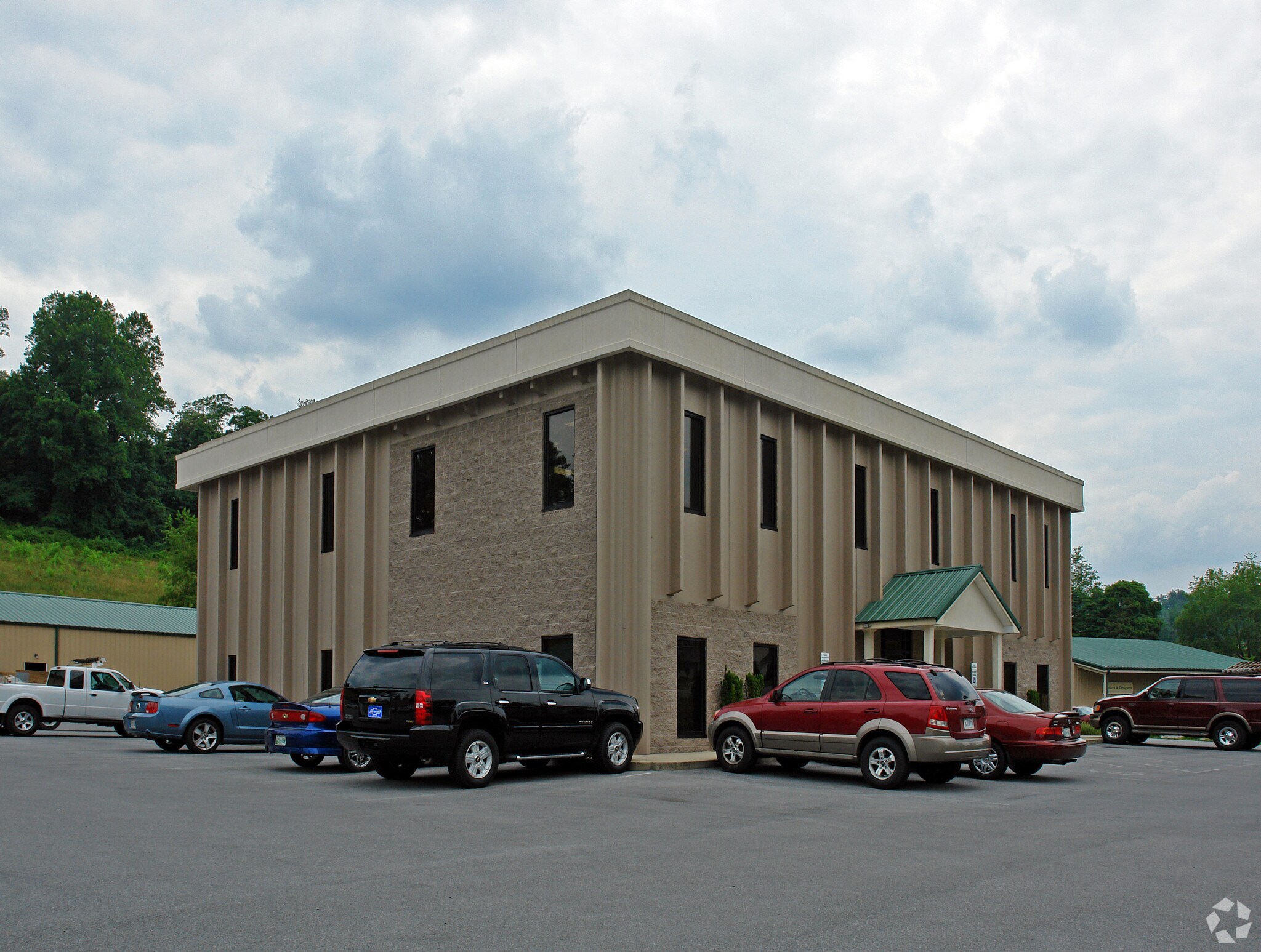 294 Blevins Blvd, Bristol, VA for sale Primary Photo- Image 1 of 1