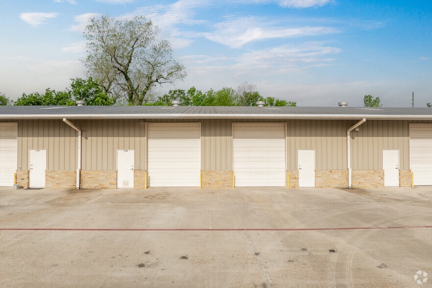 1646 Blaisdale Rd, Richmond, TX for lease - Building Photo - Image 2 of 6