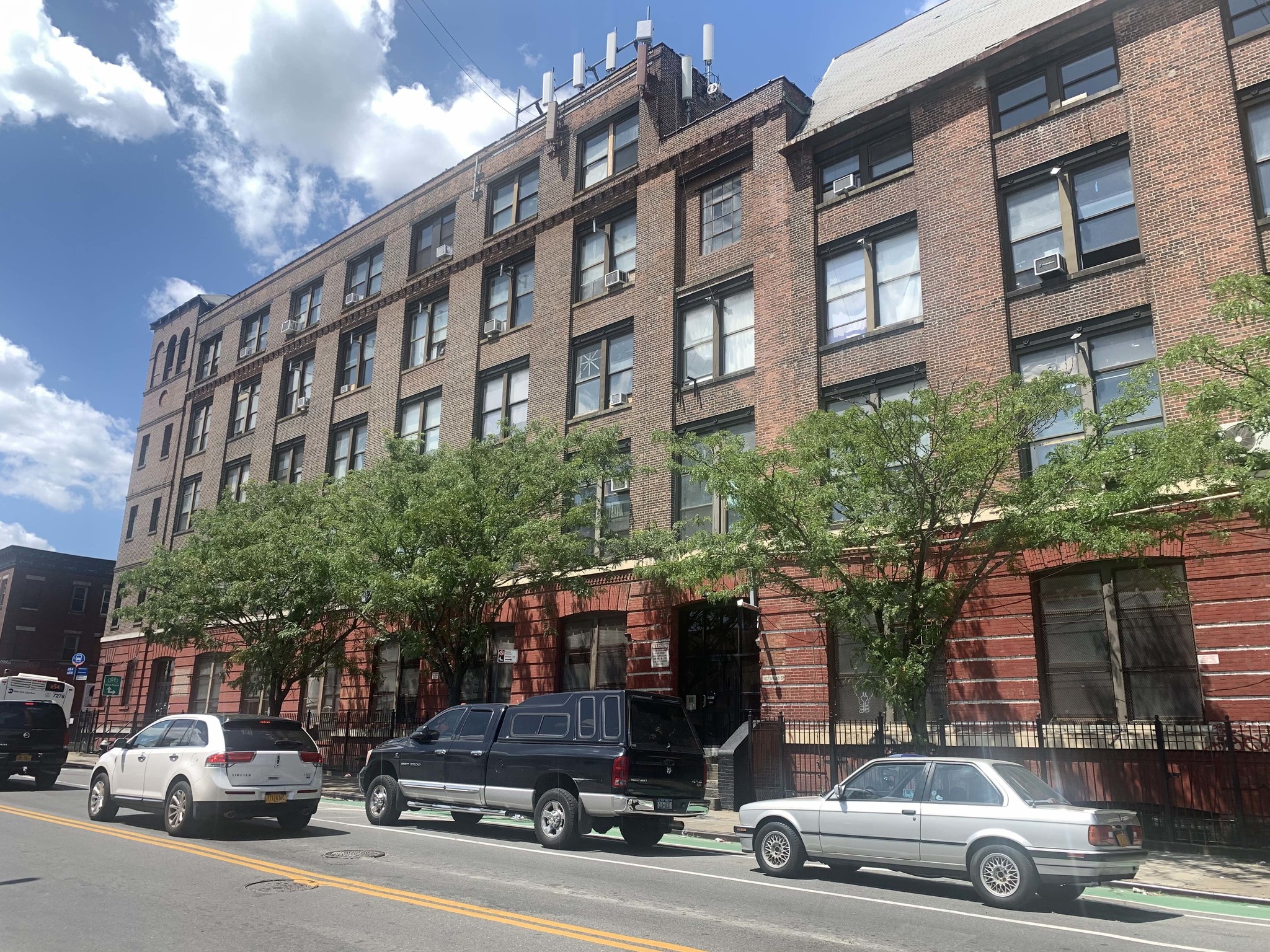 272 Ave, Brooklyn, NY 11211 Office for Lease