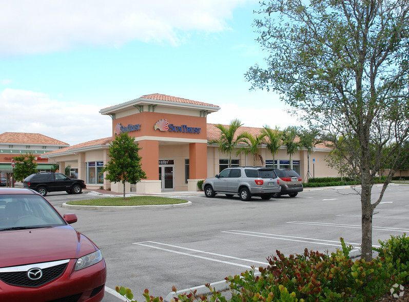 15701 SW 152nd St, Miami, FL for lease - Primary Photo - Image 1 of 4