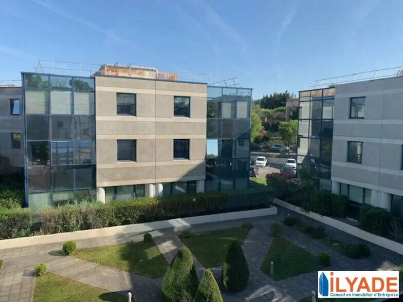 2 Rue Mahatma Gandhi, Aix-en-Provence for lease - Building Photo - Image 2 of 11