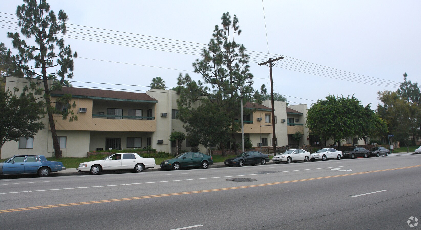 6833 Fallbrook Ave, West Hills, CA 91307 Property Record