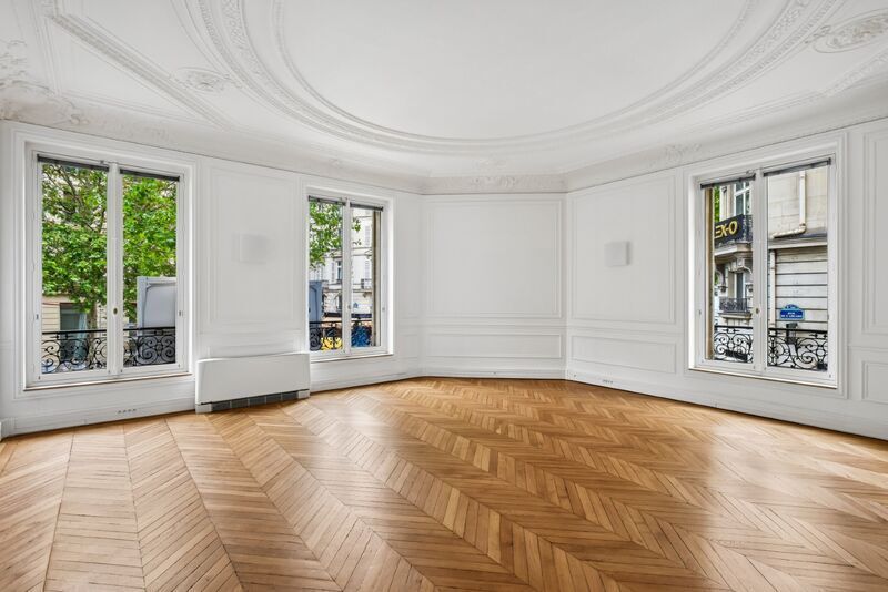 Office in Paris for lease - Interior Photo - Image 1 of 8