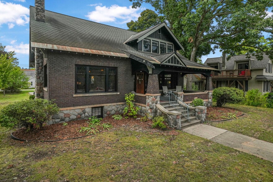 530 S Union St, Traverse City, MI for sale - Building Photo - Image 2 of 45