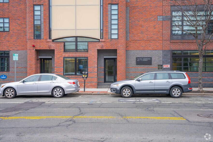 271 Cambridge St, Cambridge, MA for lease - Building Photo - Image 2 of 4