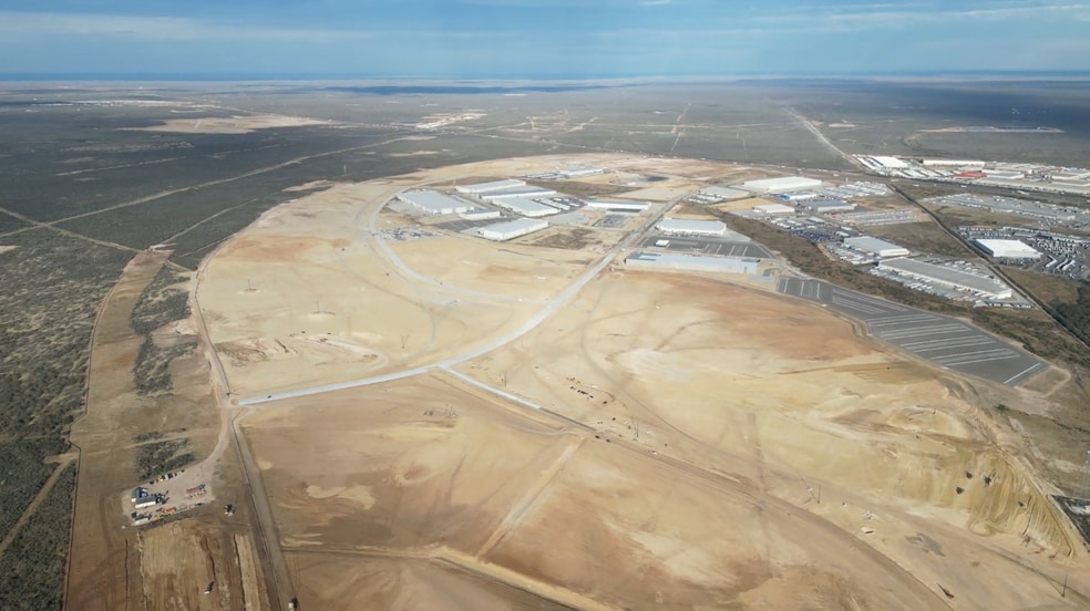 13702 Mercury Dr, Laredo, TX for sale - Building Photo - Image 2 of 16