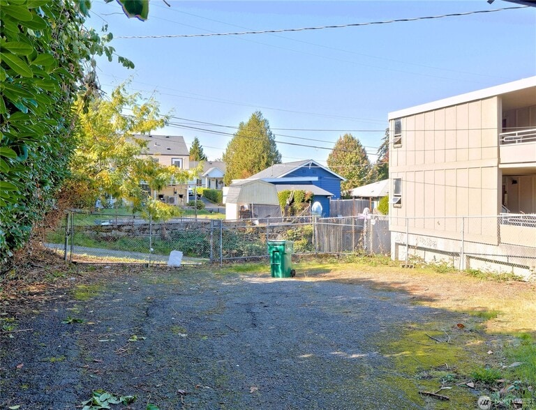 6517 35th Ave SW, Seattle, WA for sale - Building Photo - Image 3 of 11