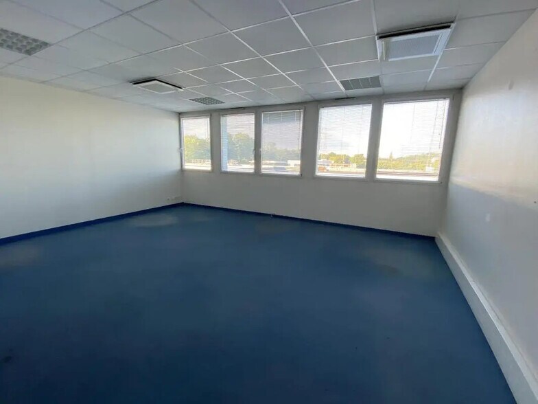 Office in Cesson-Sévigné for lease - Building Photo - Image 3 of 8